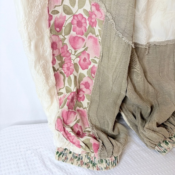 BRAND NEW Floral Patch Pants By POL Sz Small - Picture 10 of 15